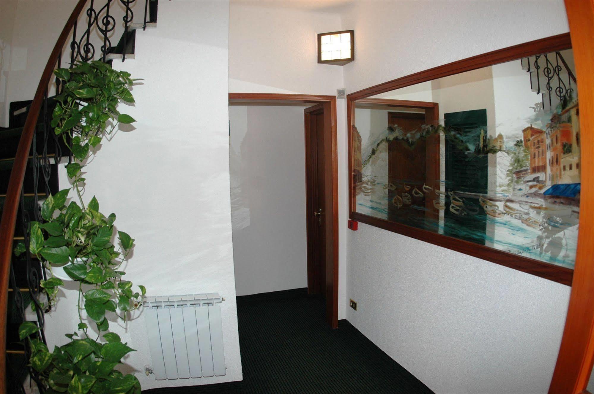 Hotel Flory Санта-Маргерита-Лигуре Экстерьер фото