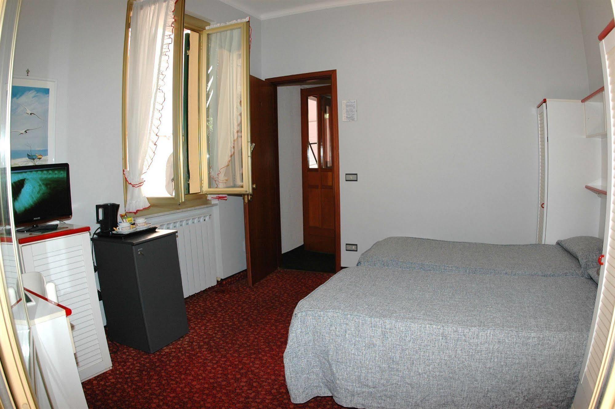 Hotel Flory Санта-Маргерита-Лигуре Экстерьер фото